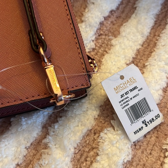 Michael Kors Jet Set Travel Large Double Wristlet in Rose Gold NWT - Picture 7 of 14